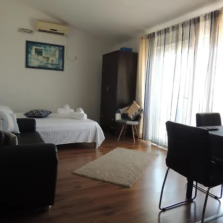 Apartments Nika Podstrana Exterior photo