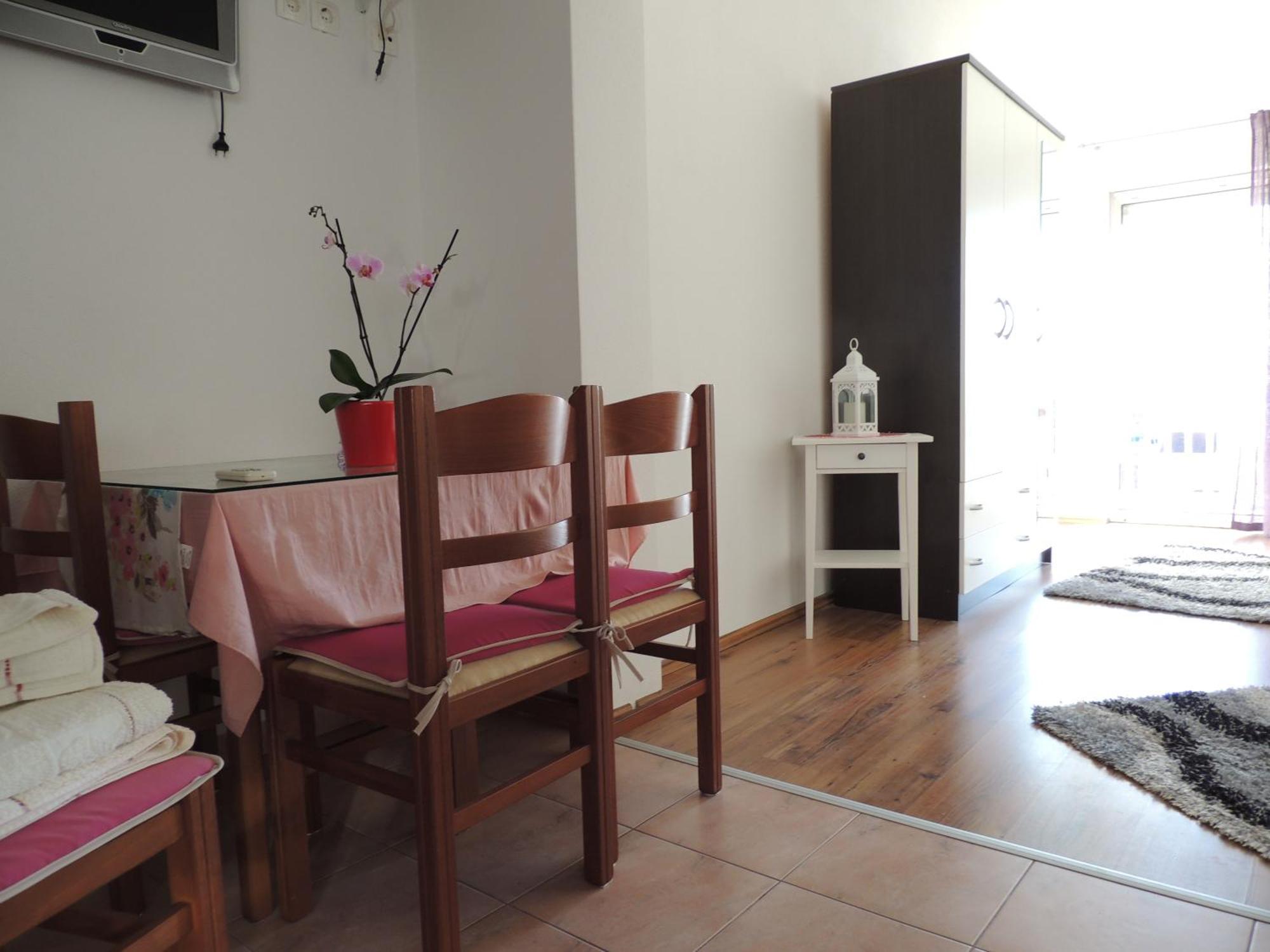 Nika Apartmán Podstrana